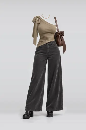 Khaki ribbon knit corduroy trousers + black boots
