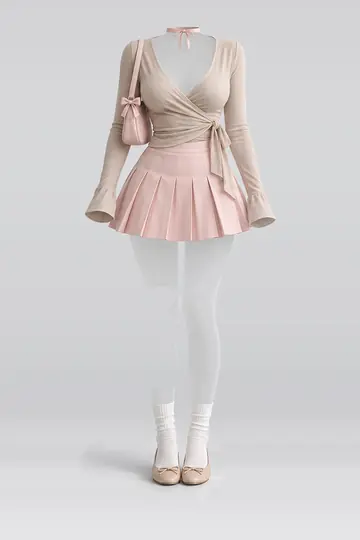 Beige pink pleated mini skirt + white socks