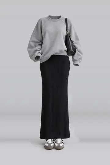 Grey black maxi skirt + suede sneakers