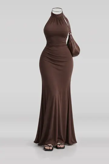 Brown maxi dress + black sandals
